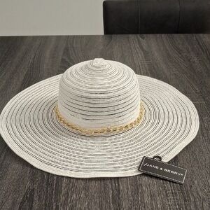 White and Gold Women's Sun Hat